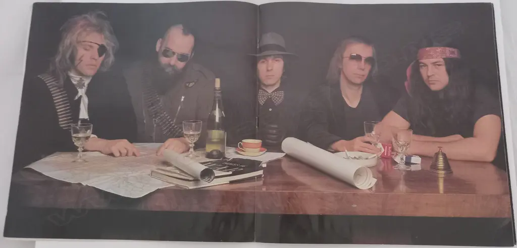 Gillan, Future Shock Image 1++